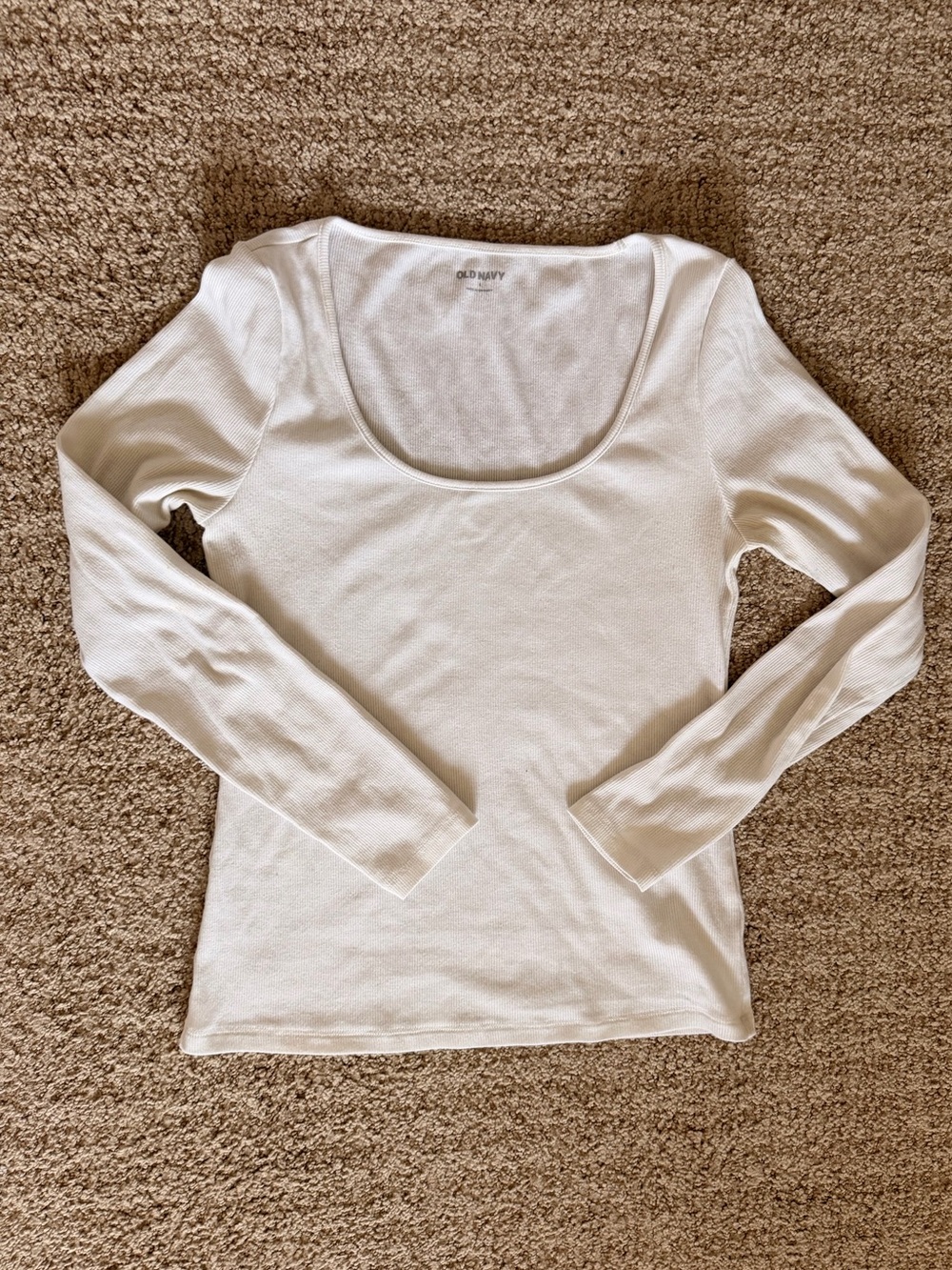 Old Navy White Long Sleeve Scoop Neck Tee